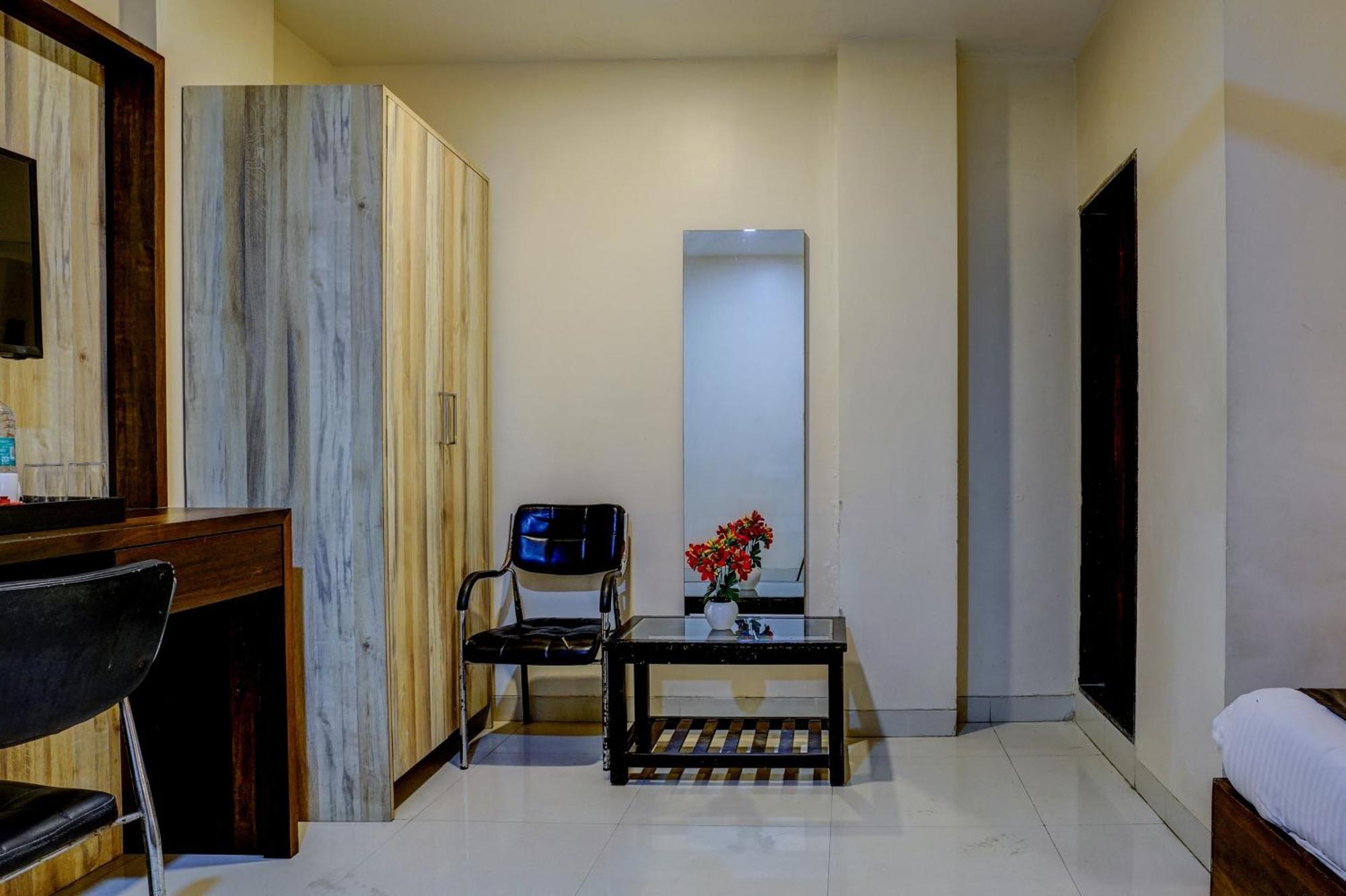 Hotel O Aishwarya Service Apartment Navi Mumbai Esterno foto